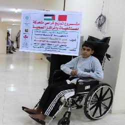 الحياة لتنمية الأسرة توزيع الكراسي المتحركة على المستشفيات والمراكز الطبية